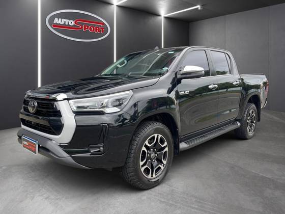 TOYOTA HILUX 2.8 D-4D TURBO DIESEL CD SRX 4X4 AUTOMÁTICO